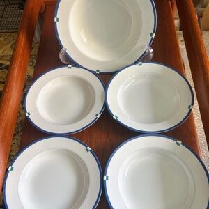 Mikasa CAYMAN L5560 China. Wide rim serving bowl 10 Inches & 4 Soup/Pasta Bowls